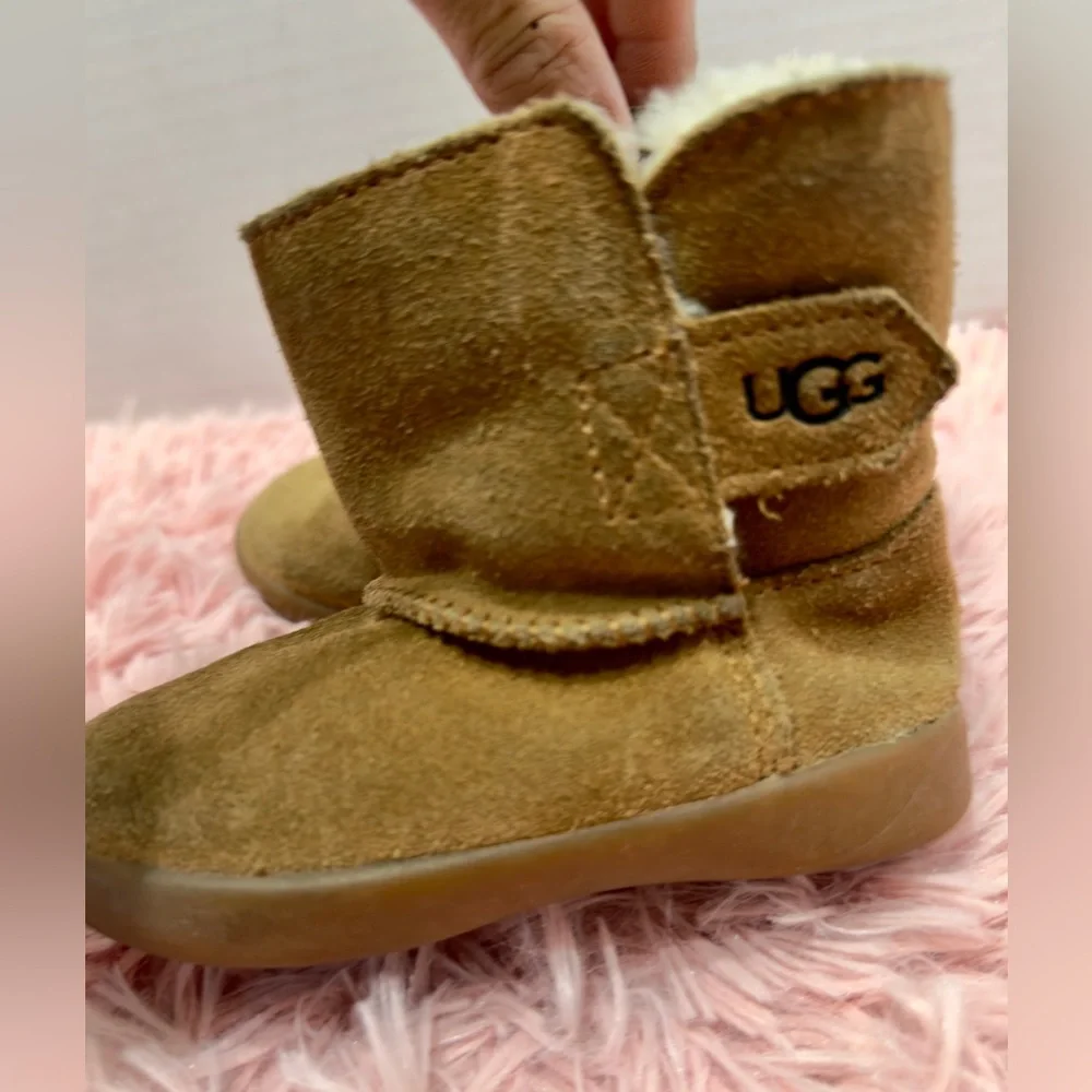 UGG Australia KEELAN Toddler Chestnut Brown Sheepskin Lined Boots Size‎ 6 GUC